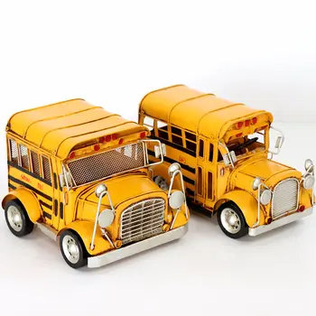 Geležies lapas mokyklos autobuso modelį 